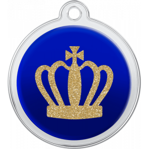 Médaille chien ronde bleue 30×33 mm, motif couronne dorée pailletée et trou pratique pour attache au collier.